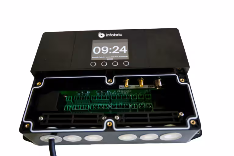 Kontrollboks for Dørsystem 400 med åpnet front