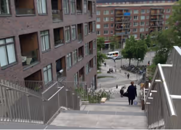 bild över trappa i stadsmiljö