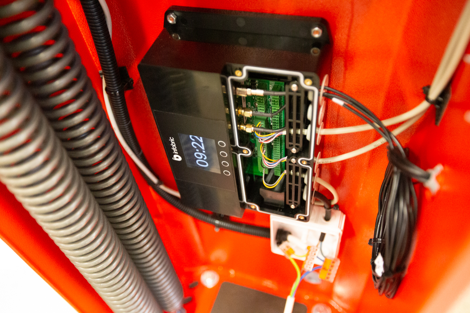 Nu lanserar vi Controlbox 400